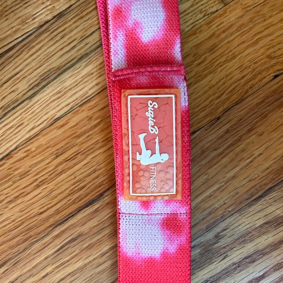 Pink and White Tie-Dye exercise bands - Picture 4 of 7